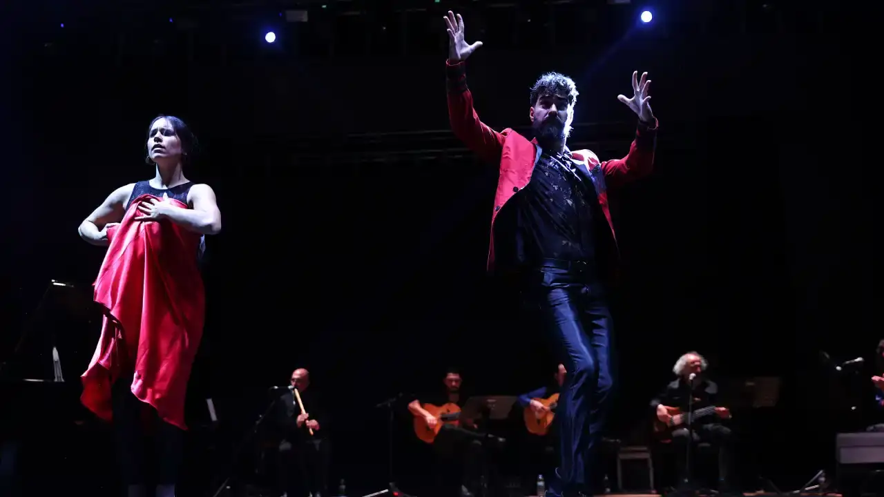 Mavi Siyah’tan Antalya’da Nefes Kesen Performans! 9